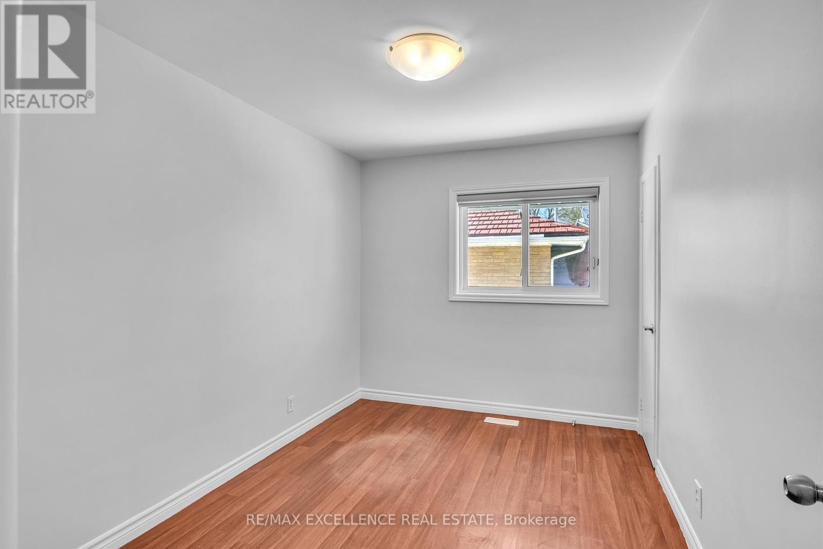 234 Erb Street, Waterloo, Ontario  N2J 1M8 - Photo 8 - X12091619