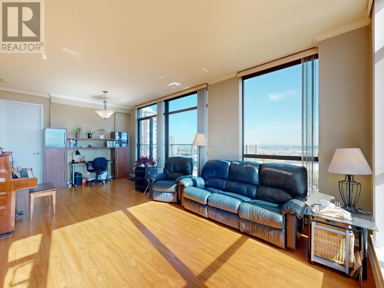 Property at 2101 7388 SANDBORNE AVENUE image 3