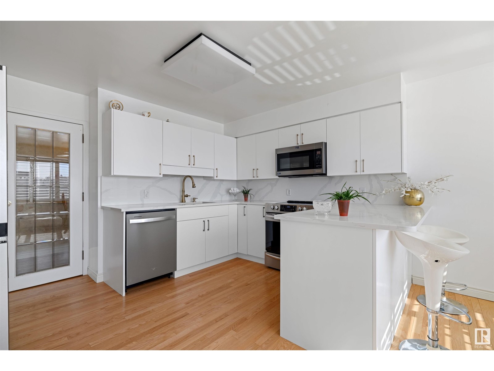 Property at #403 9929 SASKATCHEWAN DR NW image 5
