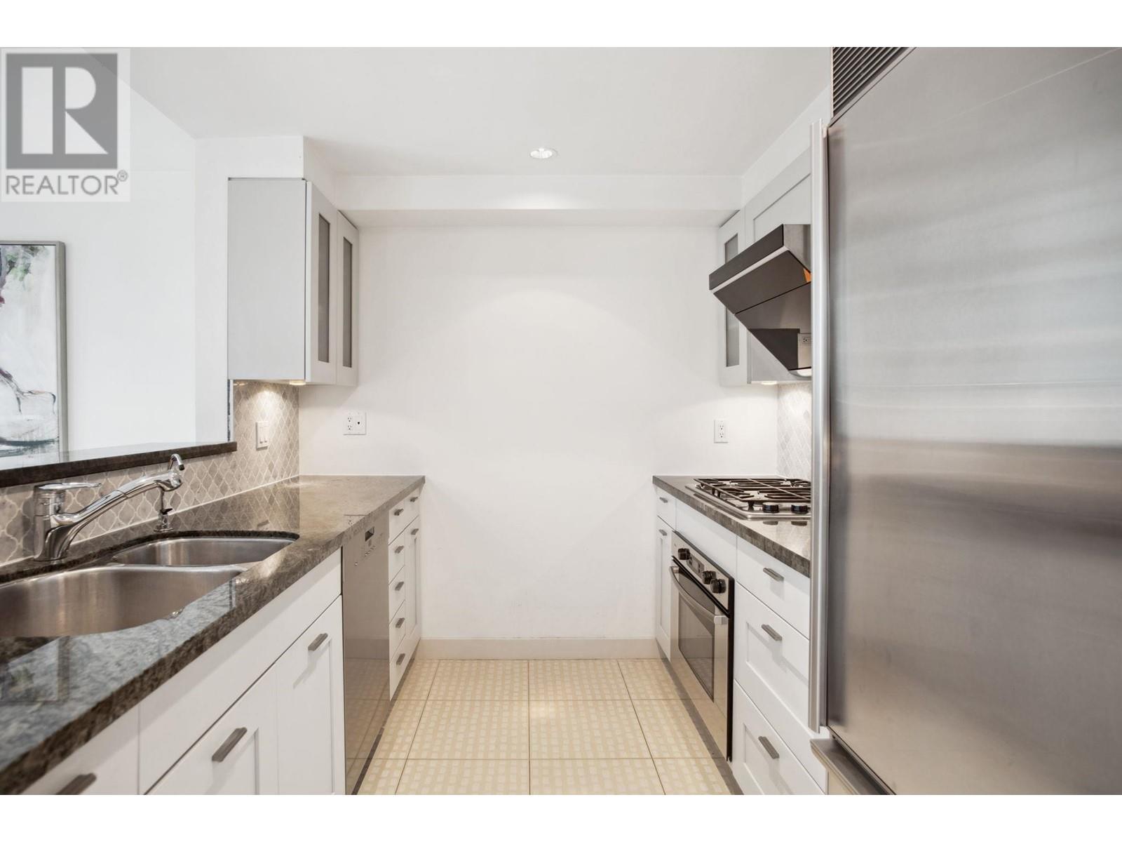 Listing Picture 16 of 38 : 408 590 NICOLA STREET, Vancouver / 溫哥華 - 魯藝地產 Yvonne Lu Group - MLS Medallion Club Member