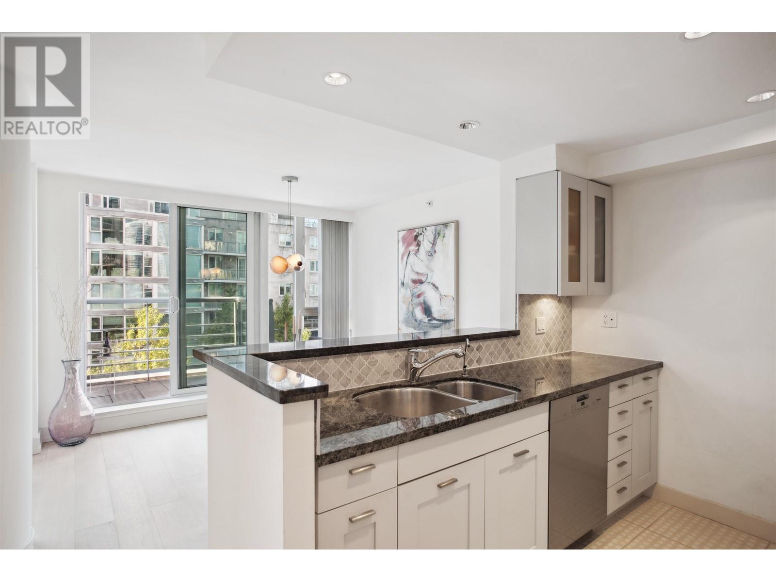 Listing Picture 15 of 38 : 408 590 NICOLA STREET, Vancouver / 溫哥華 - 魯藝地產 Yvonne Lu Group - MLS Medallion Club Member