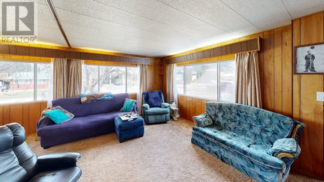 804 13th Street S, Golden, British Columbia  V0A 1H0 - Photo 8 - 10344122