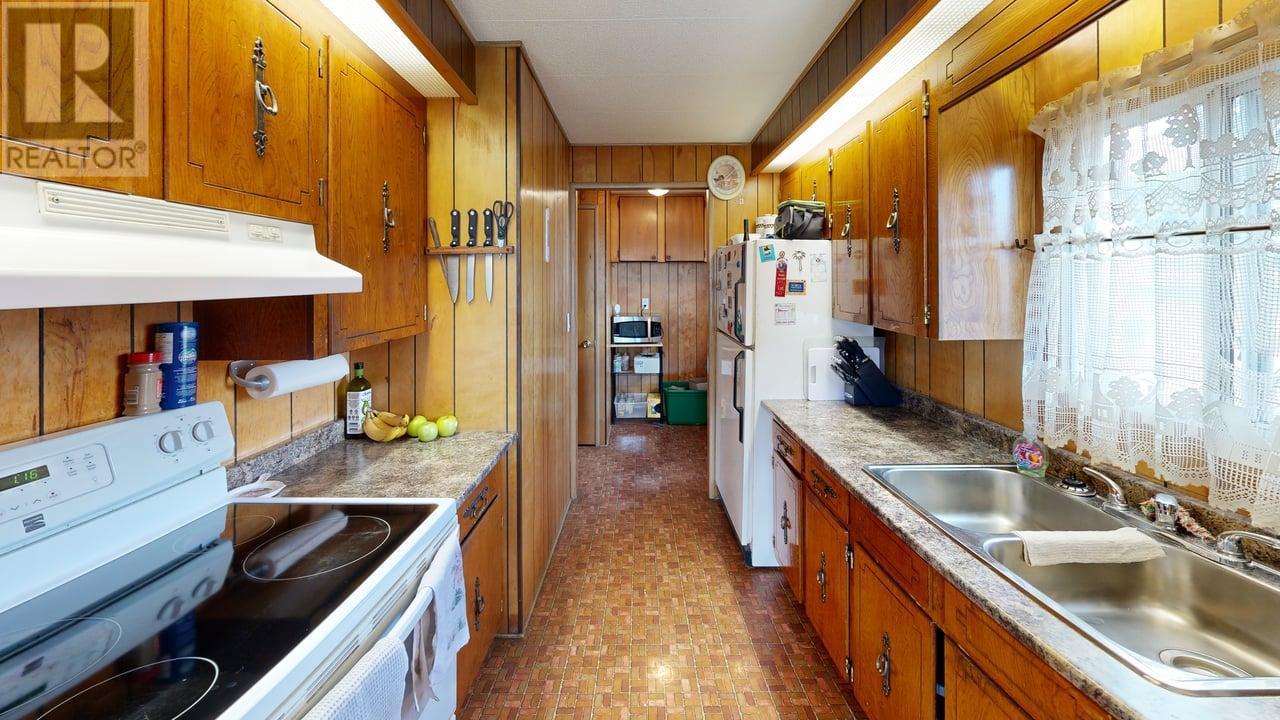 804 13th Street S, Golden, British Columbia  V0A 1H0 - Photo 13 - 10344122