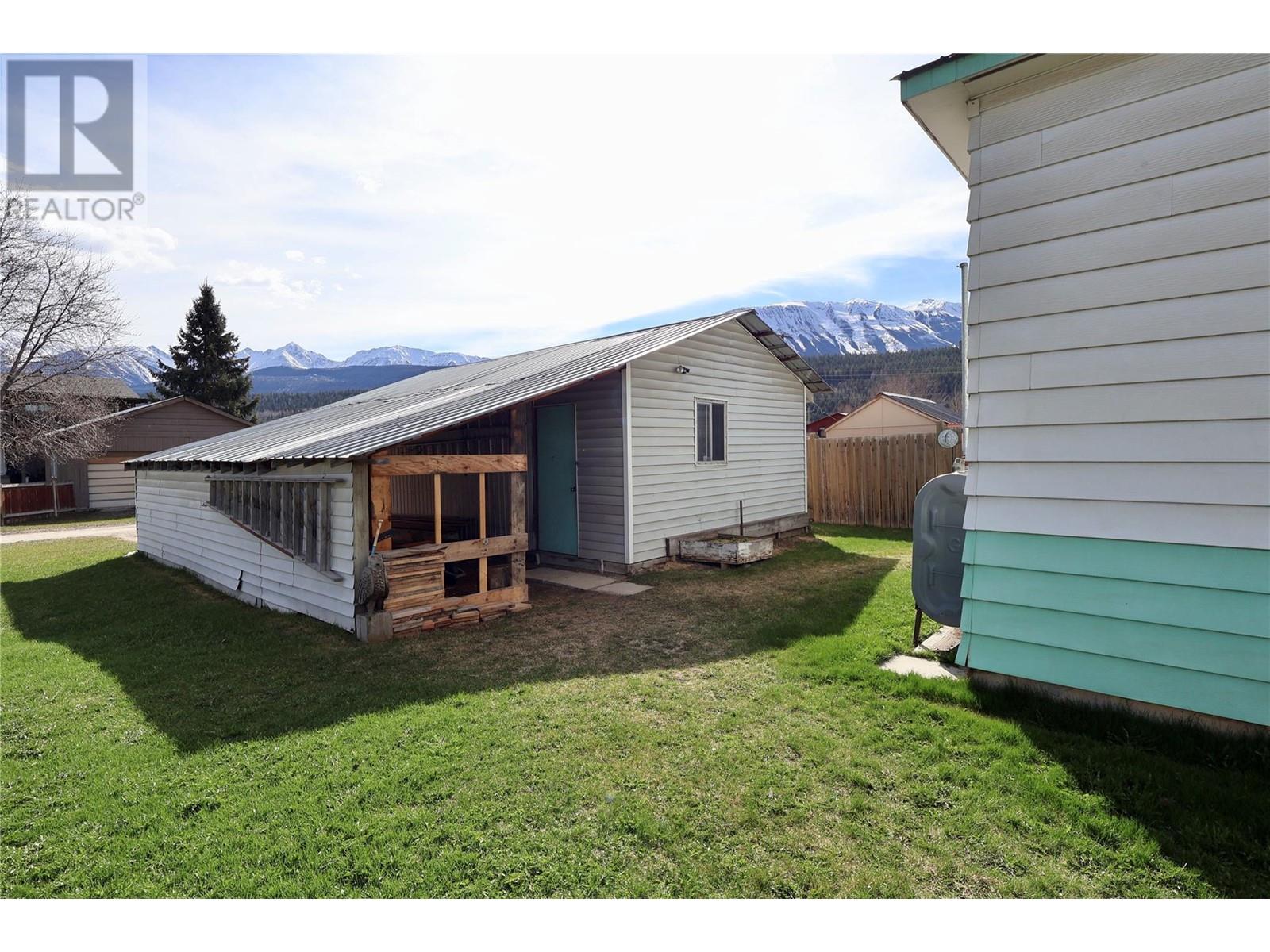 804 13th Street S, Golden, British Columbia  V0A 1H0 - Photo 4 - 10344122