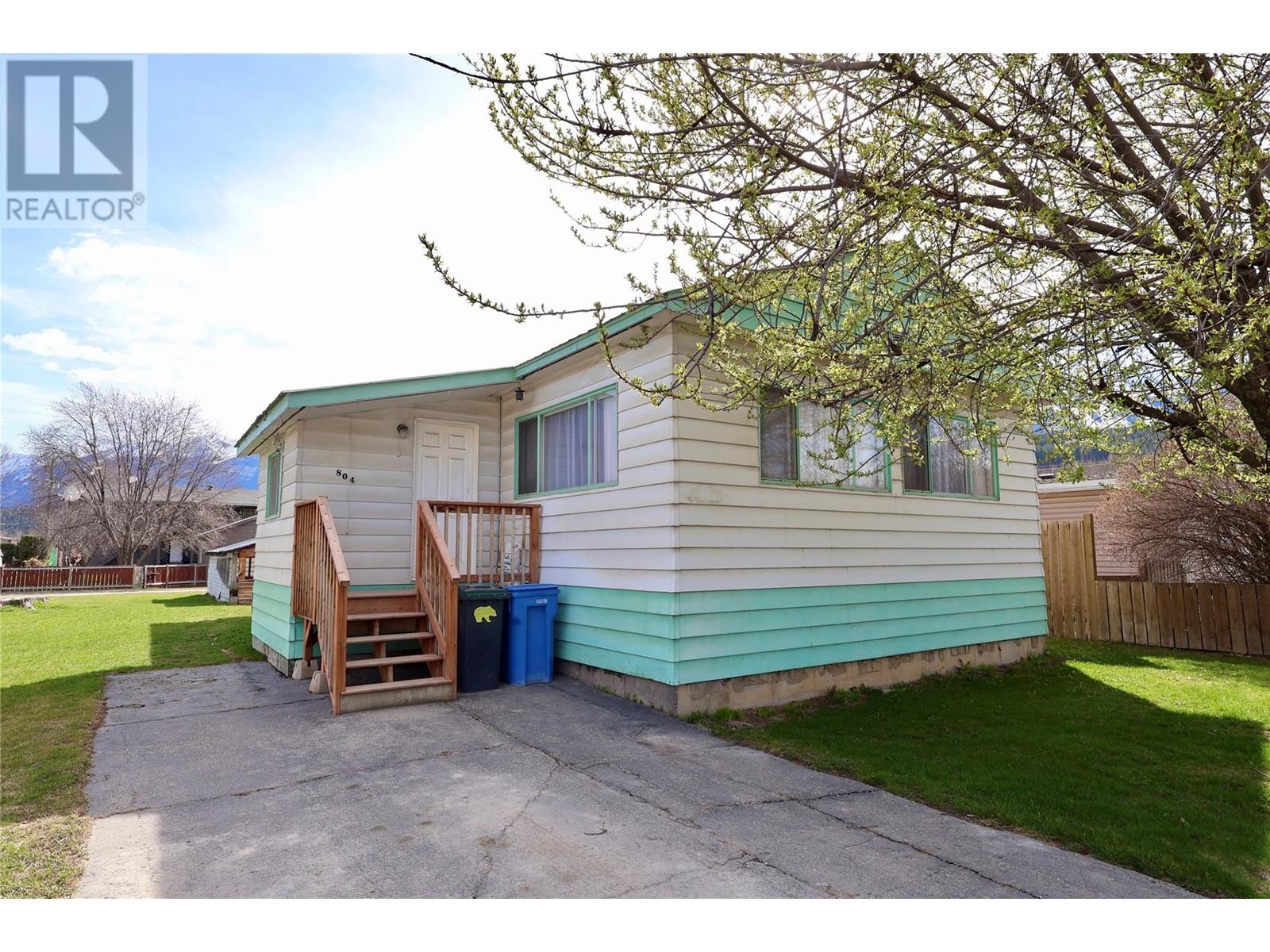 804 13th Street S, Golden, British Columbia