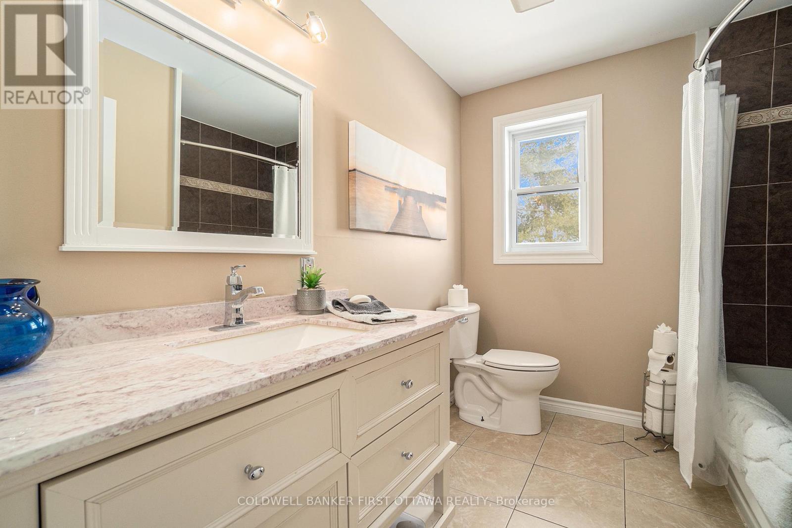 3820 Scotch Line, Tay Valley, Ontario  K7H 3C5 - Photo 17 - X12013351