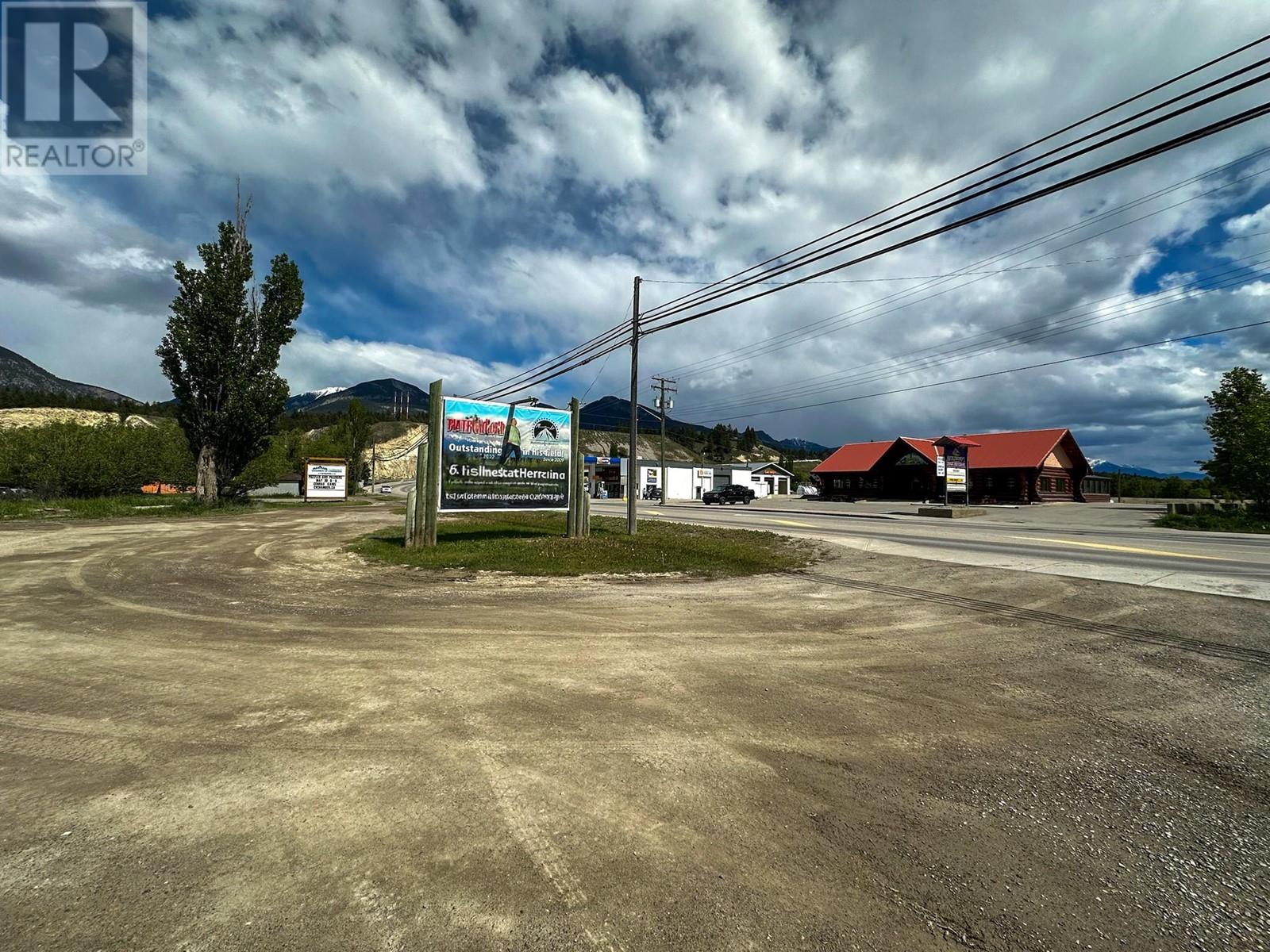200 2ND Avenue, Invermere, British Columbia