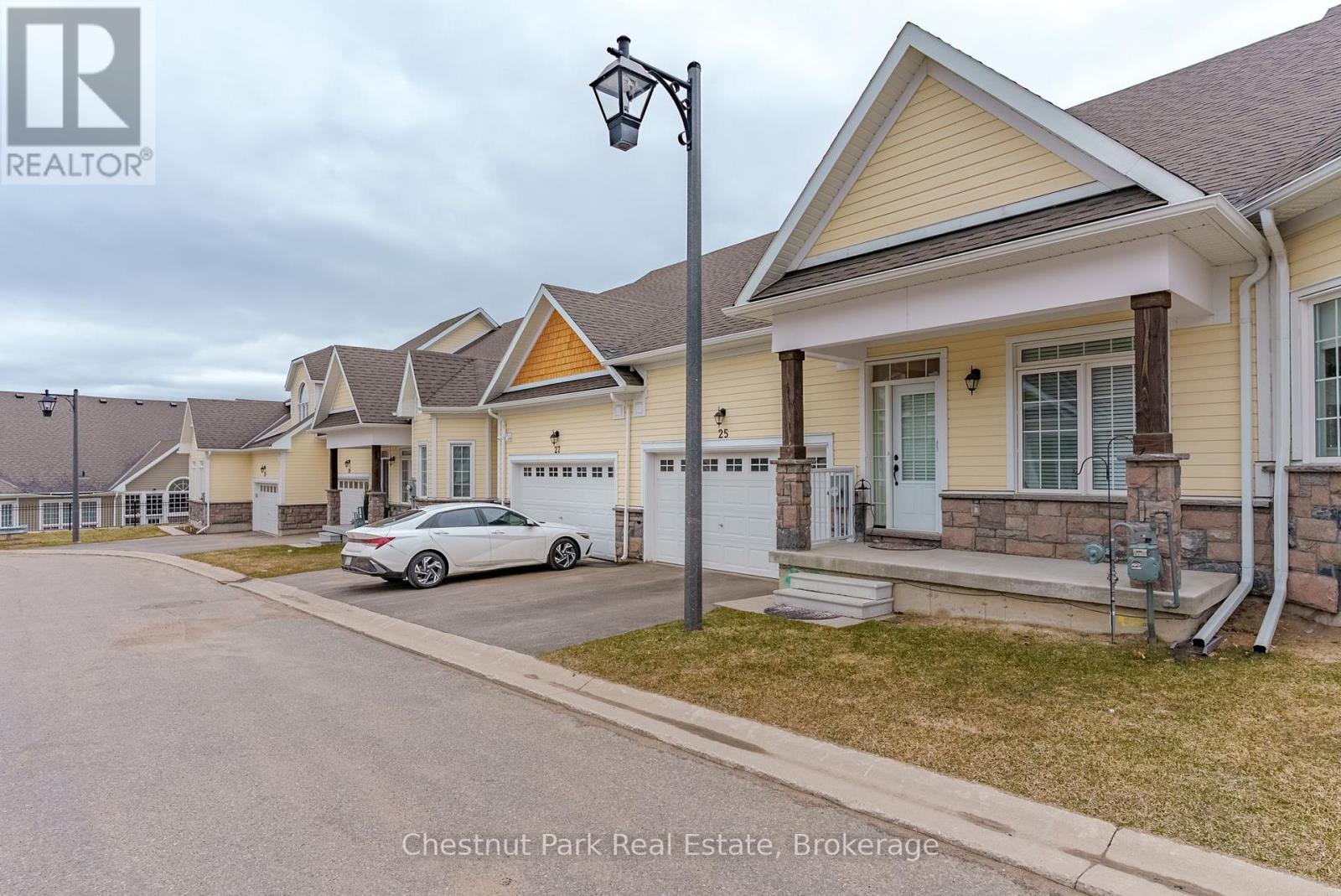 25 Durham Road, Bracebridge, Ontario  P1L 0B7 - Photo 2 - X12091633
