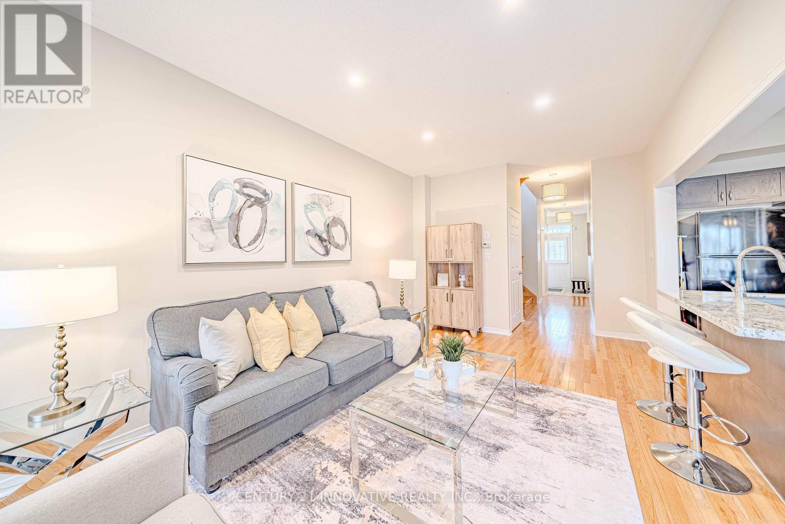 Property at 68 GENTILE CIRCLE W image 2