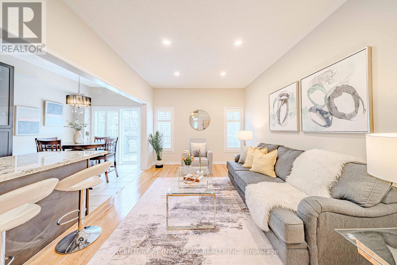 Property at 68 GENTILE CIRCLE W image 4