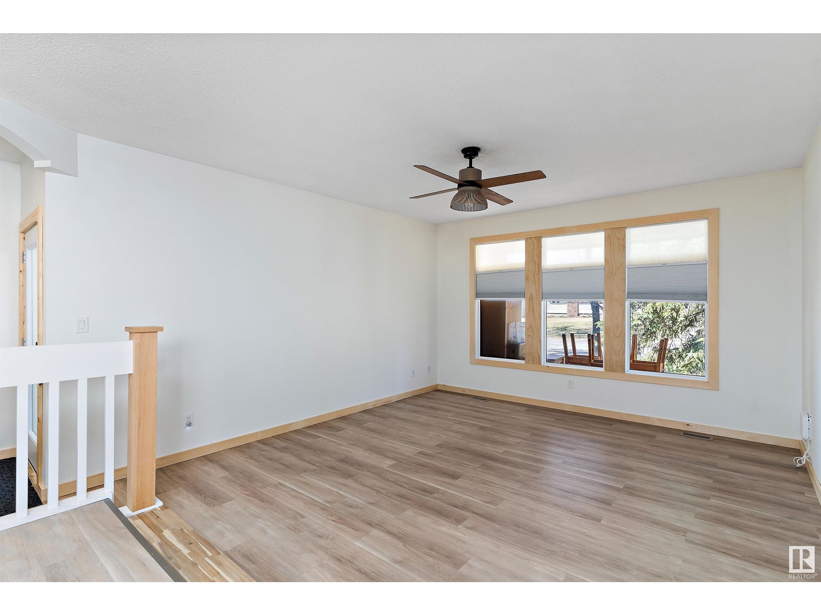 Property at 101 LAROSE DR image 5
