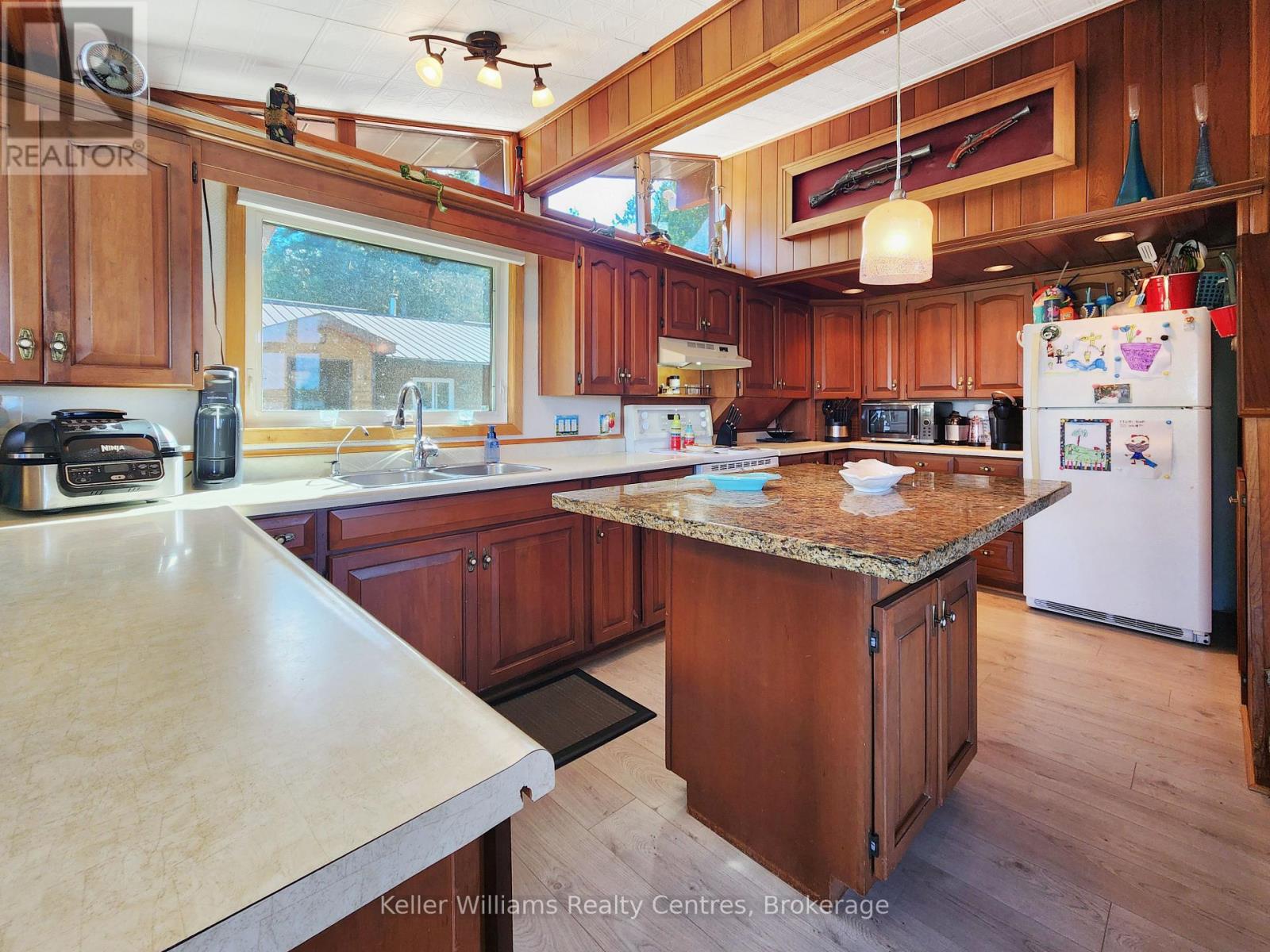 14 Thomas Court, South Bruce Peninsula, Ontario  N0H 2T0 - Photo 11 - X12091639