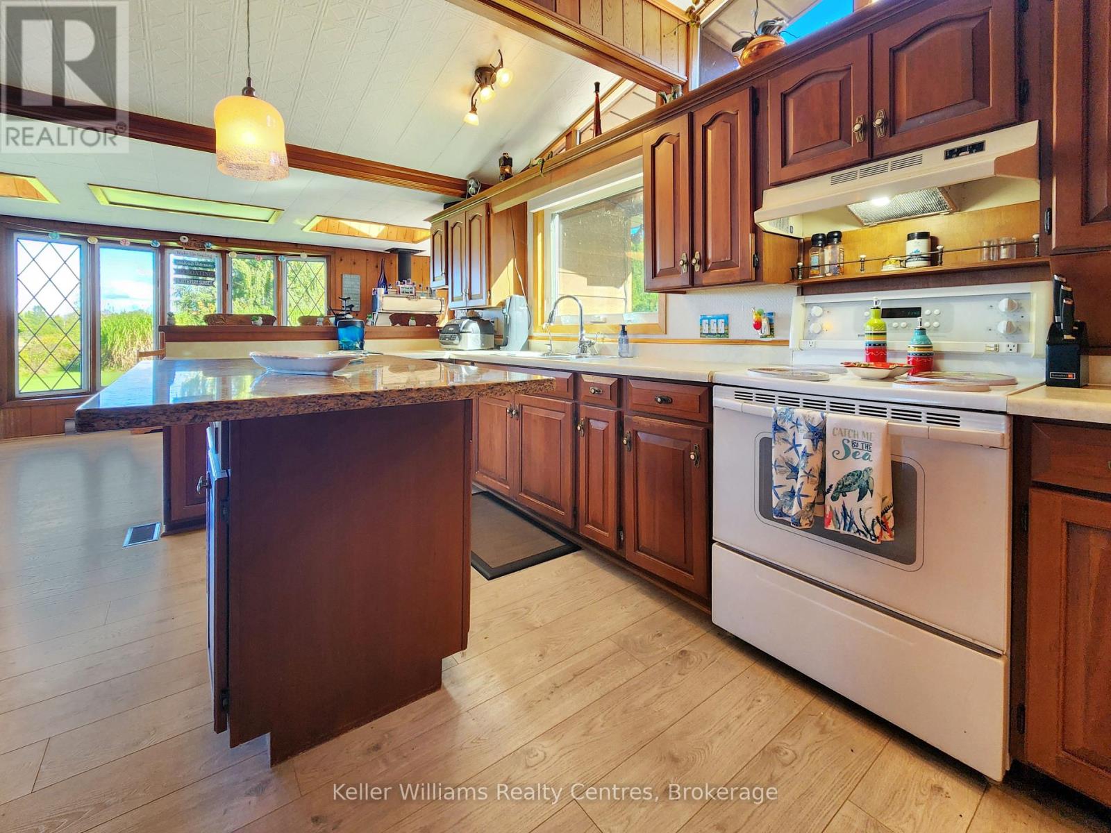 14 Thomas Court, South Bruce Peninsula, Ontario  N0H 2T0 - Photo 13 - X12091639