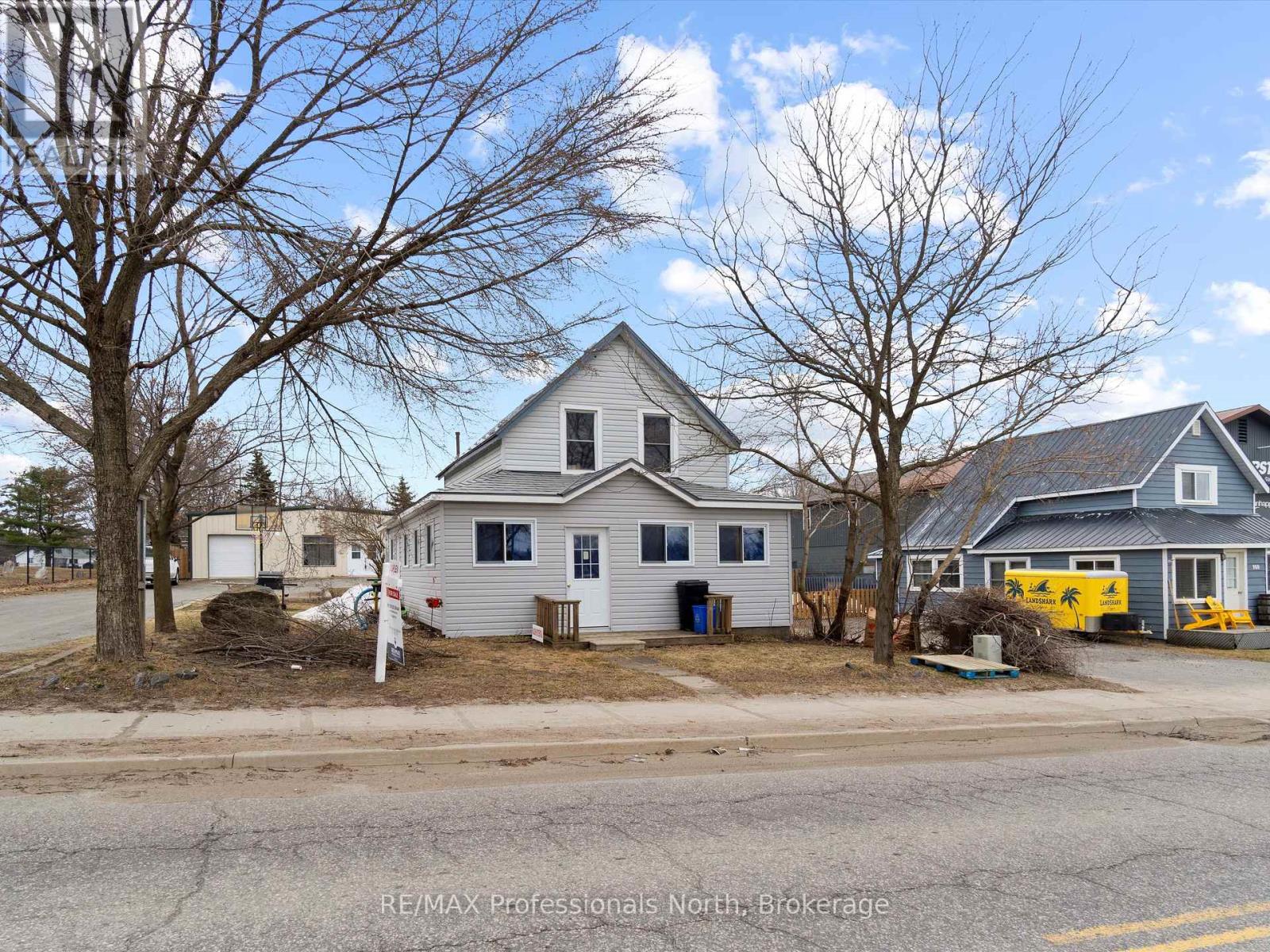 950 Muskoka Road S, Gravenhurst, Ontario  P1P 1K3 - Photo 18 - X12091668