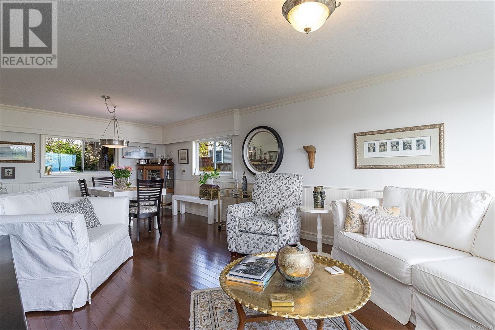 Property at 377 Milton St image 5