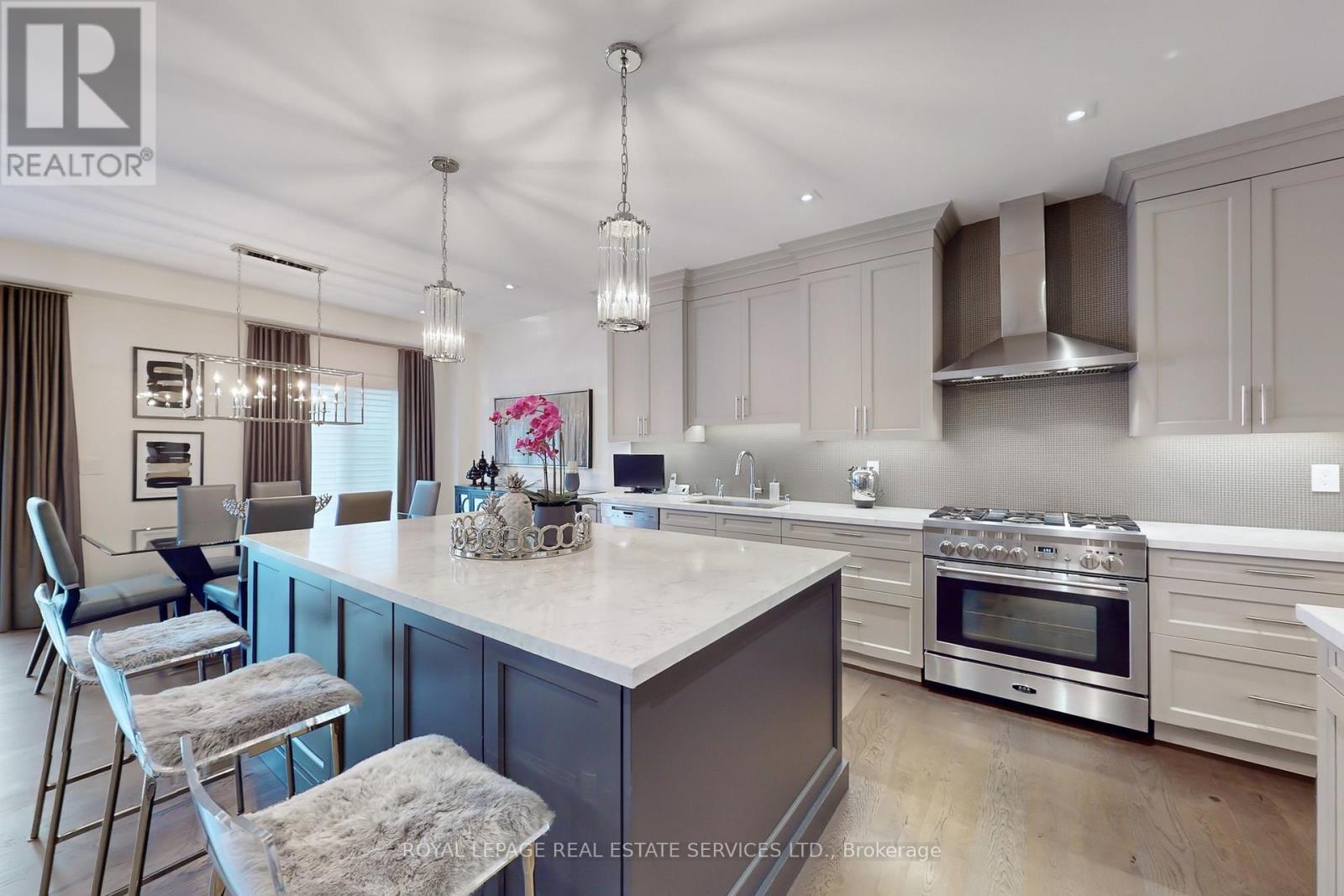 696 Glengrove Avenue, Toronto, Ontario  M6B 3J7 - Photo 11 - C12091042