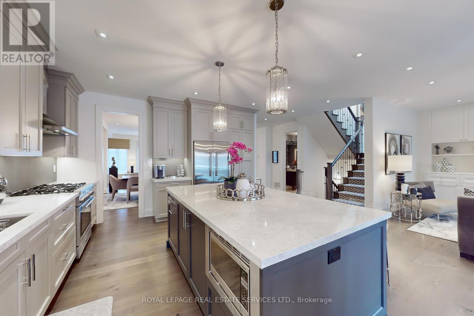 696 Glengrove Avenue, Toronto, Ontario  M6B 3J7 - Photo 12 - C12091042