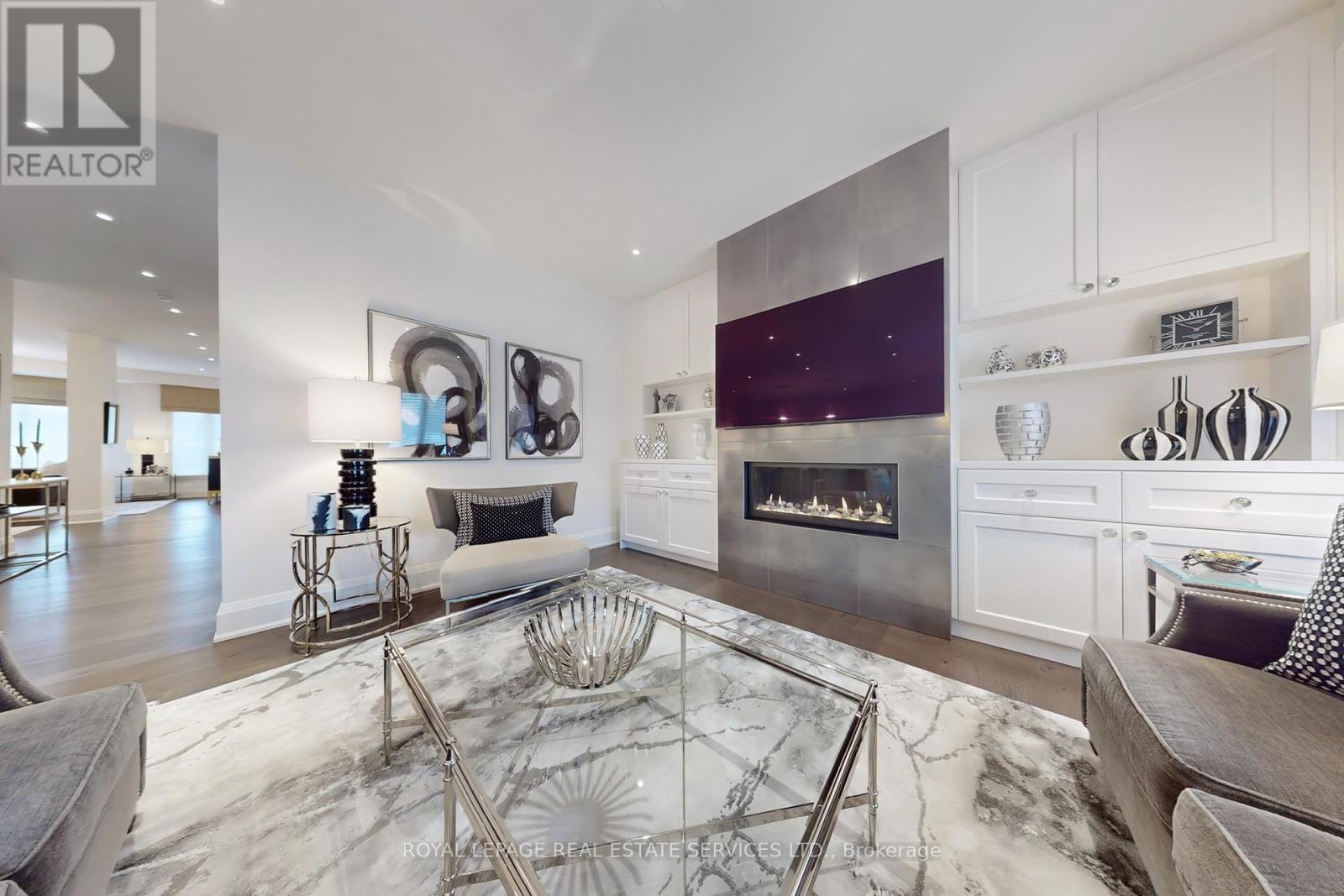 696 Glengrove Avenue, Toronto, Ontario  M6B 3J7 - Photo 15 - C12091042