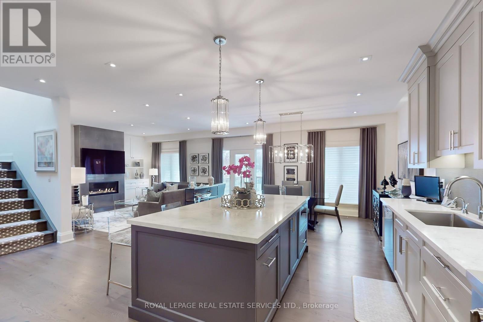696 Glengrove Avenue, Toronto, Ontario  M6B 3J7 - Photo 7 - C12091042