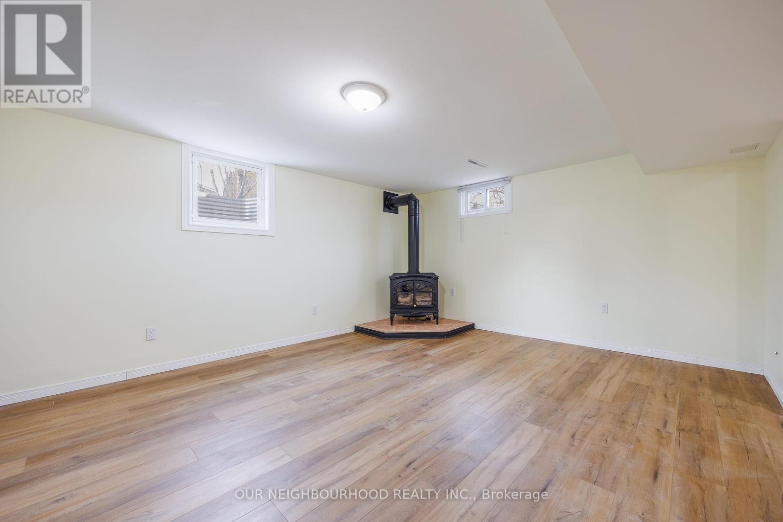 5941 Brooks Crescent, Niagara Falls, Ontario  L2J 1N4 - Photo 18 - X12091646