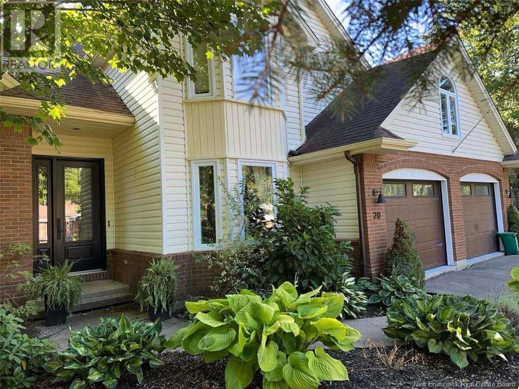 Property at 20 White Oak Terrace image 2