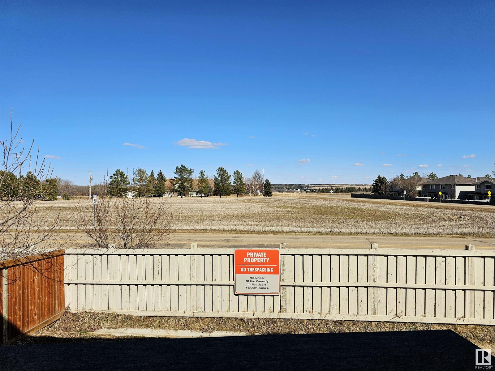 Property at 151 EASTGATE WAY image 4