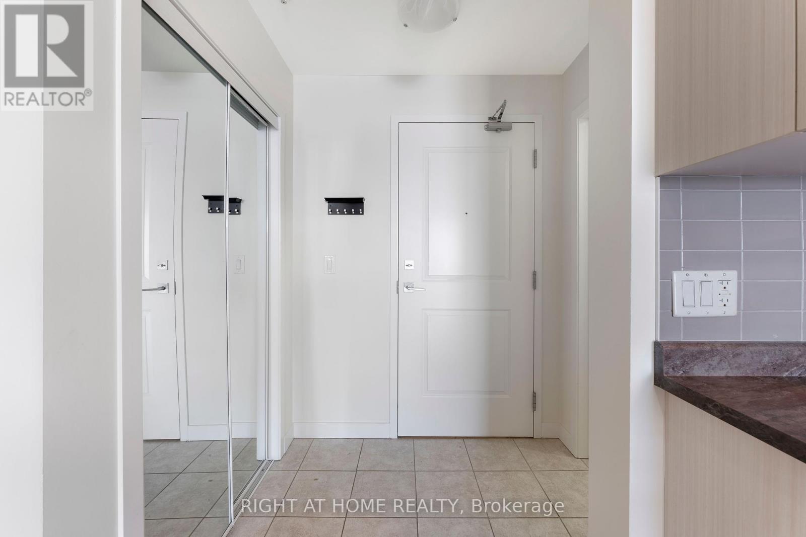 418 - 2486 Old Bronte Road, Oakville, Ontario  L6M 4J2 - Photo 8 - W12091673