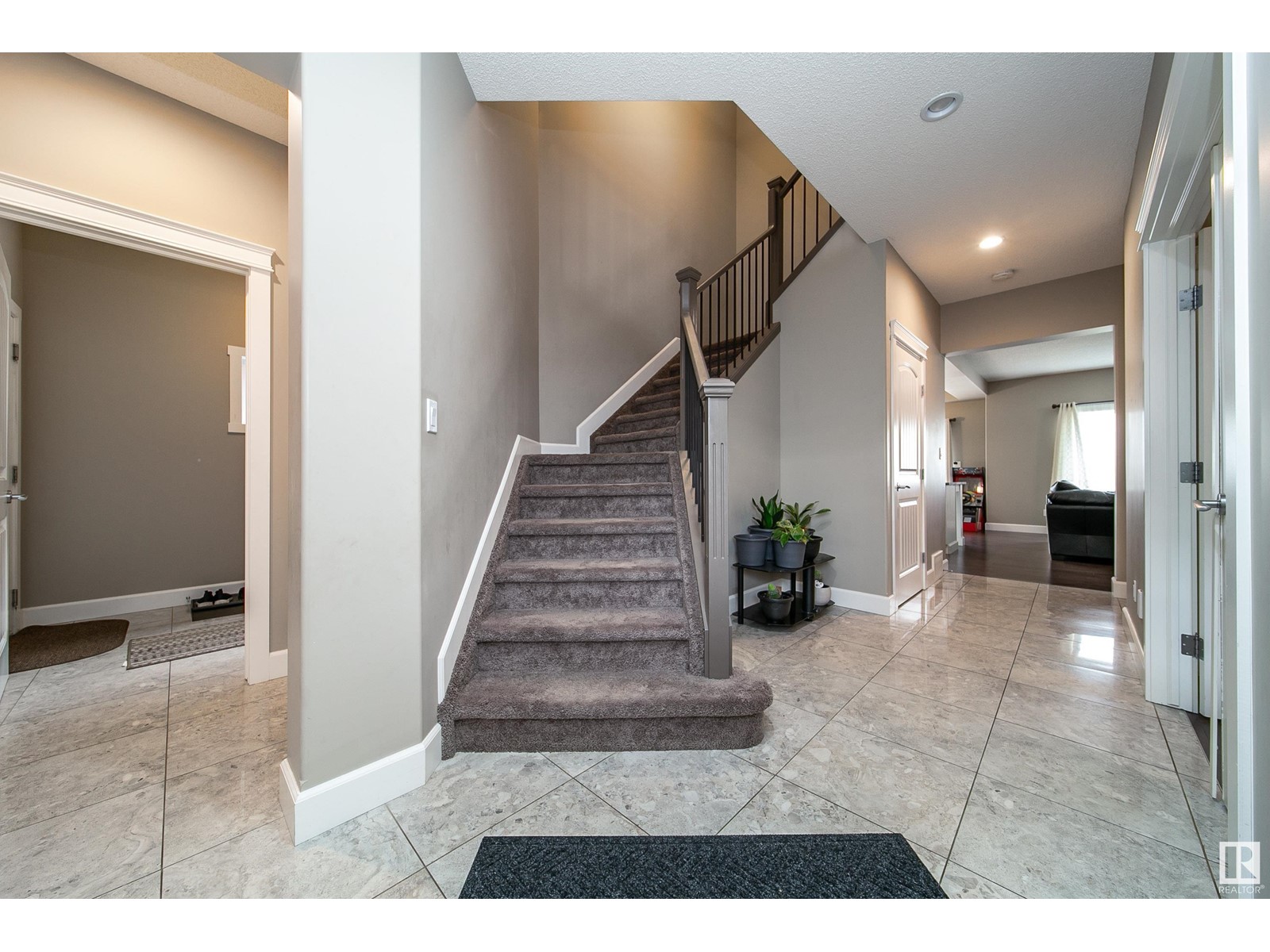 Property at 3203 WINSPEAR CR SW image 3