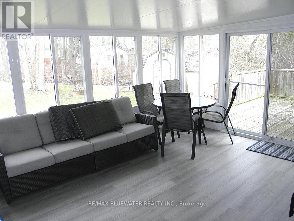 6238 London Road, Lambton Shores, Ontario  N0N 1J0 - Photo 13 - X12091722