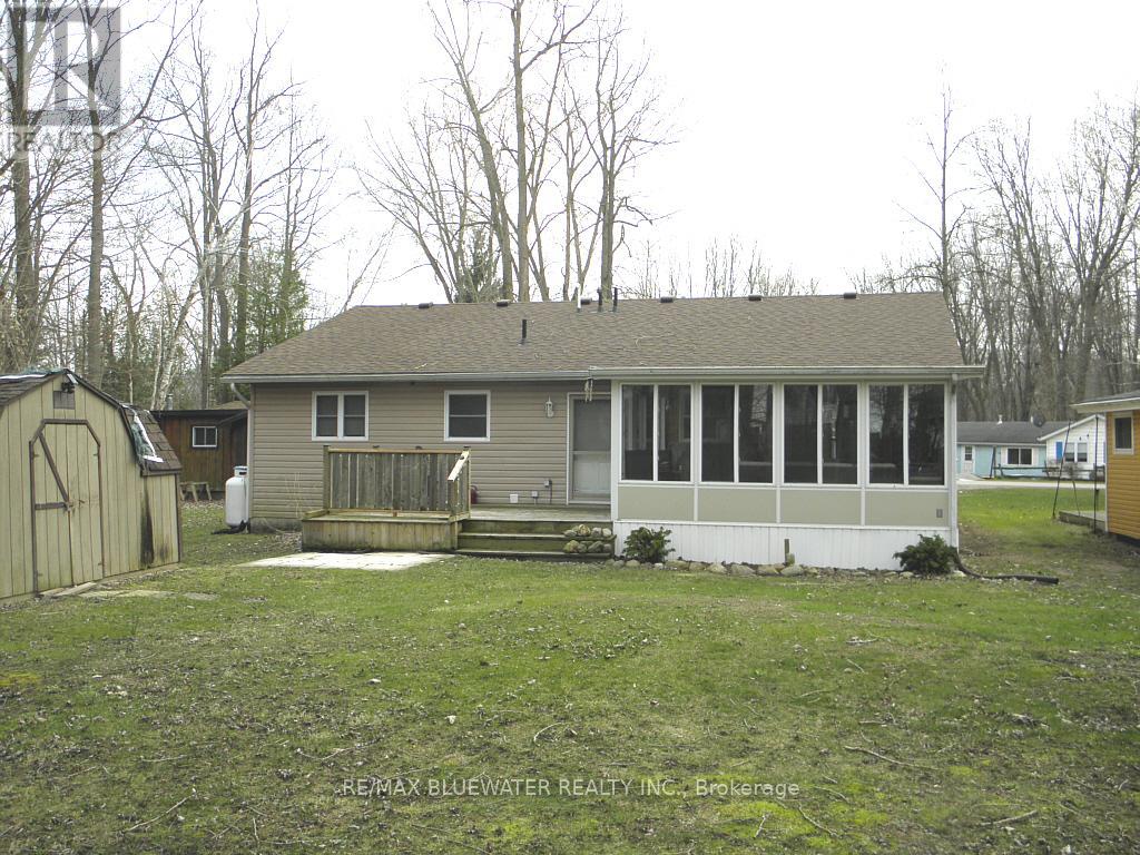6238 London Road, Lambton Shores, Ontario  N0N 1J0 - Photo 4 - X12091722
