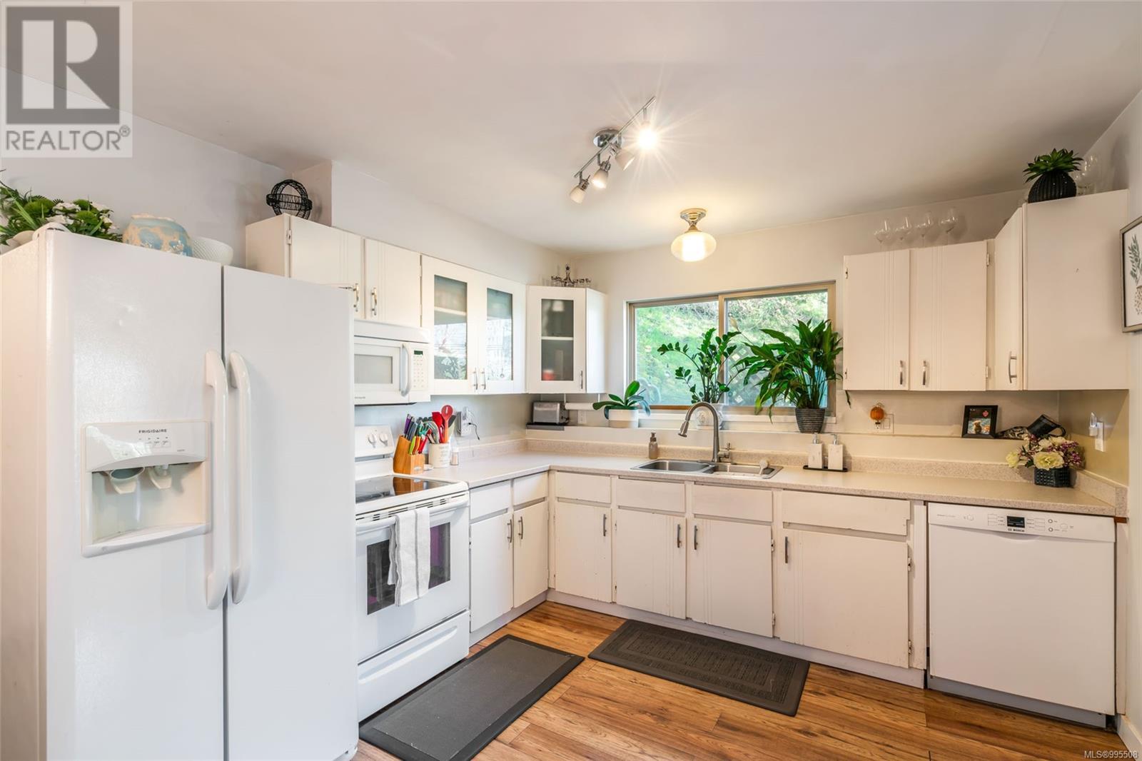 Property at 5361 Hammond Bay Rd image 3