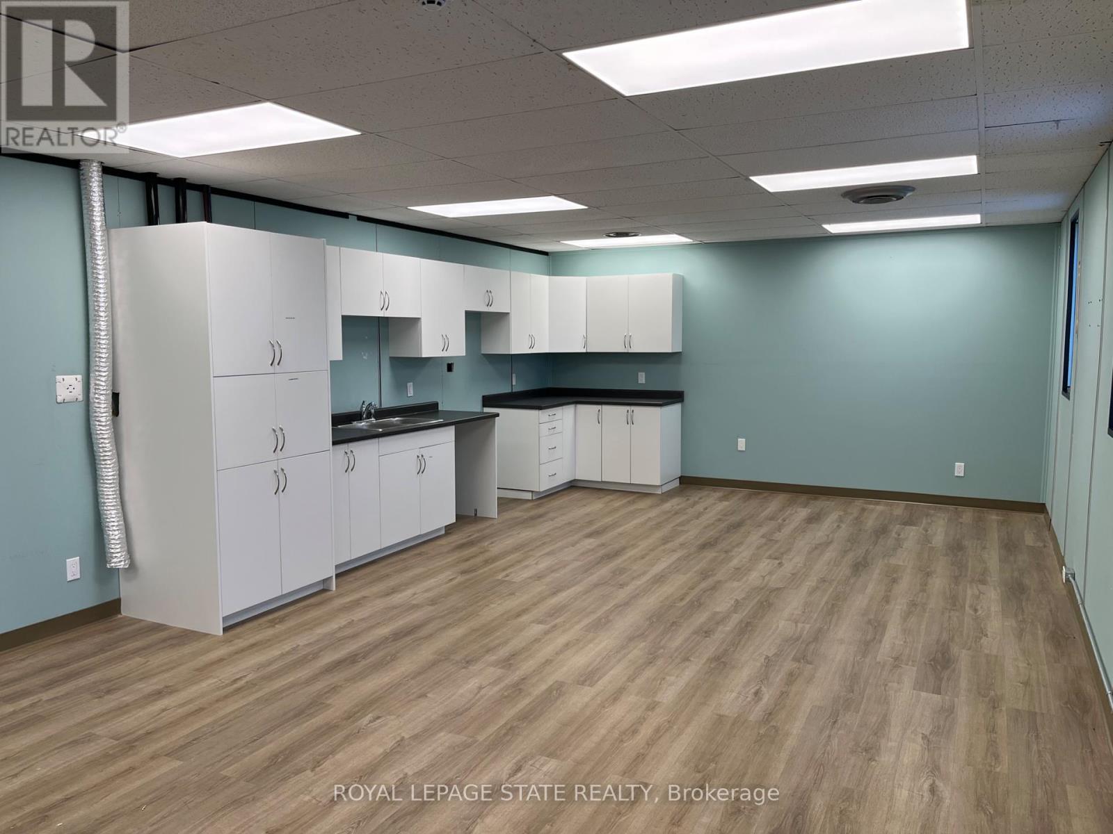 111 Broad Street E, Haldimand, Ontario  N1A 1S6 - Photo 11 - X12091739