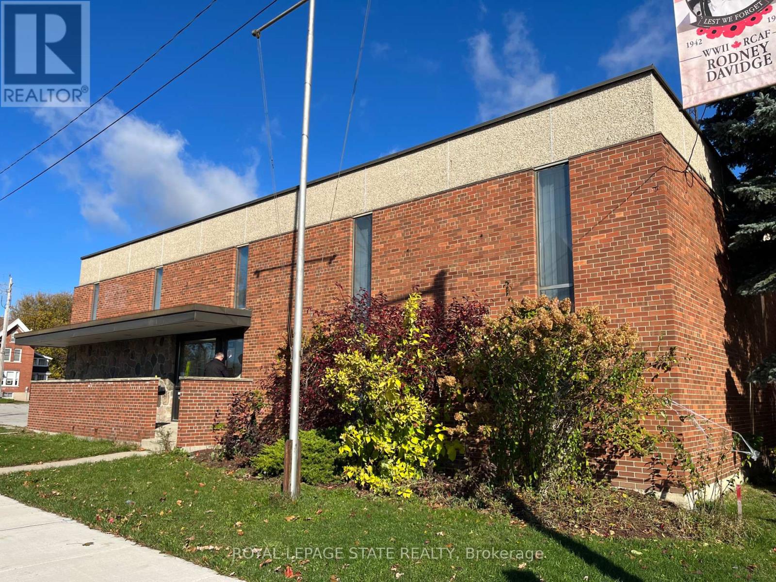 111 Broad Street E, Haldimand, Ontario  N1A 1S6 - Photo 2 - X12091739