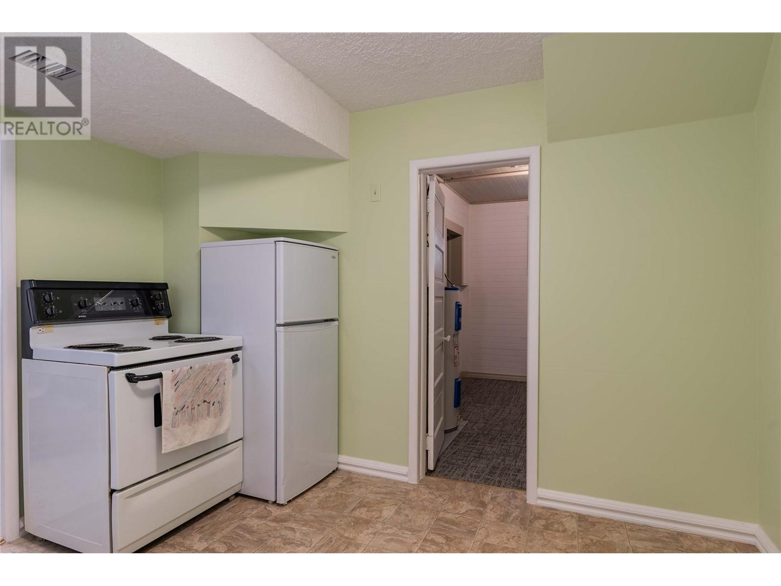 Property at 916 Nelson Avenue image 4