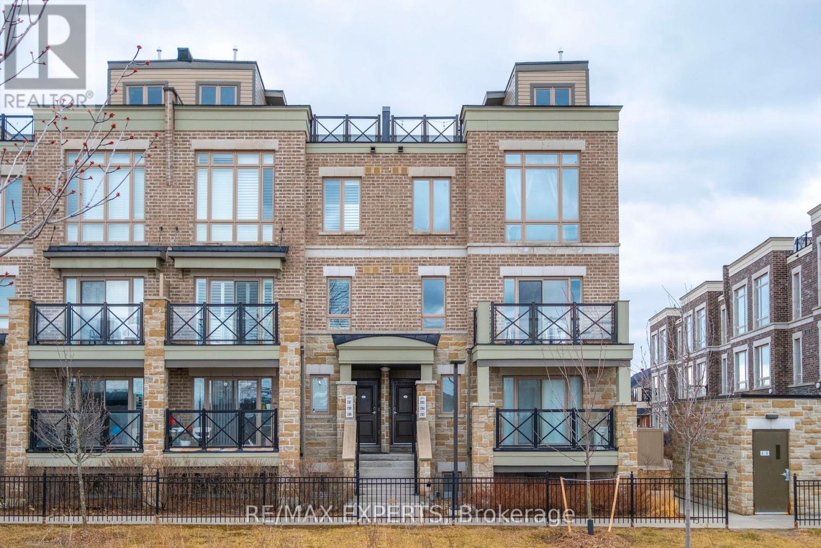 Property at 204 - 10 DUNSHEATH WAY image 1