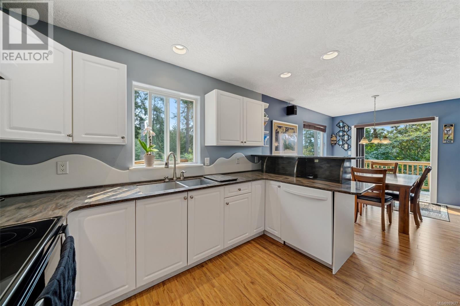 Property at 2030 Ayum Rd image 4