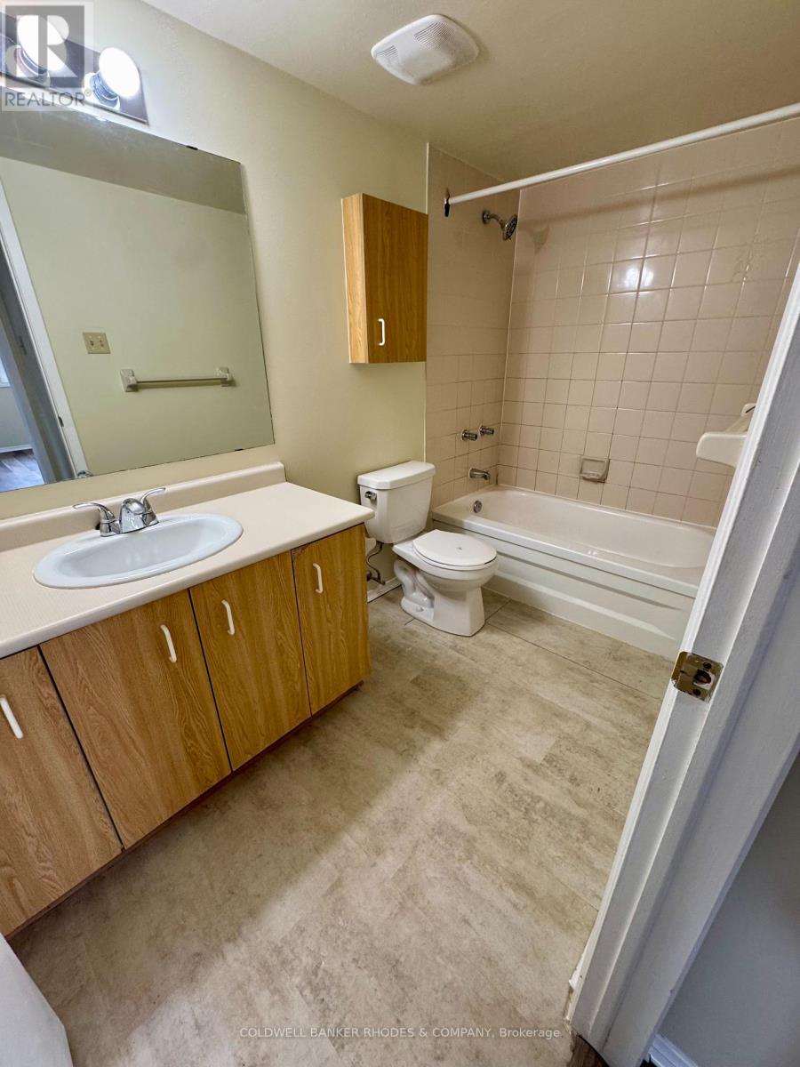 302 - 325 Centrum Boulevard, Ottawa, Ontario  K1E 3W8 - Photo 11 - X12091770