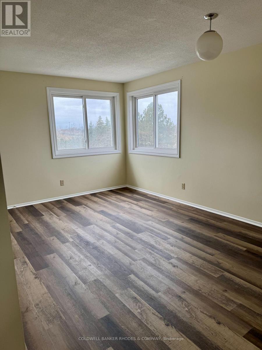 302 - 325 Centrum Boulevard, Ottawa, Ontario  K1E 3W8 - Photo 5 - X12091770