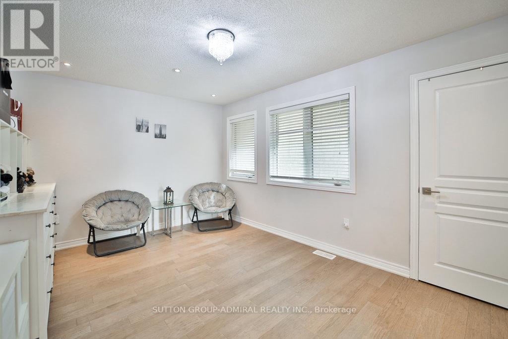 15 Jocada Court, Richmond Hill, Ontario  L4E 0Z5 - Photo 18 - N12089669