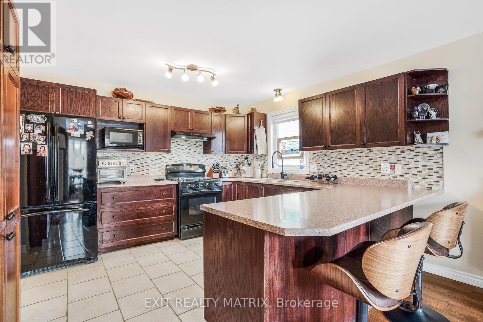 569 Emerald Street, Clarence-Rockland, Ontario  K4K 0B9 - Photo 10 - X12091793