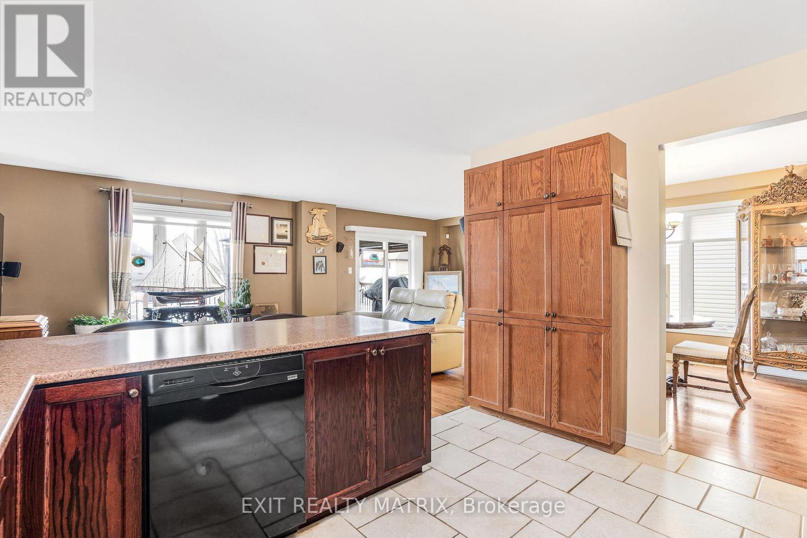 569 Emerald Street, Clarence-Rockland, Ontario  K4K 0B9 - Photo 13 - X12091793