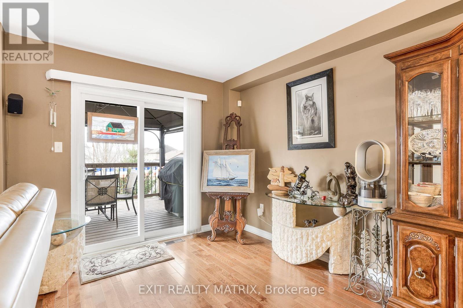 569 Emerald Street, Clarence-Rockland, Ontario  K4K 0B9 - Photo 9 - X12091793