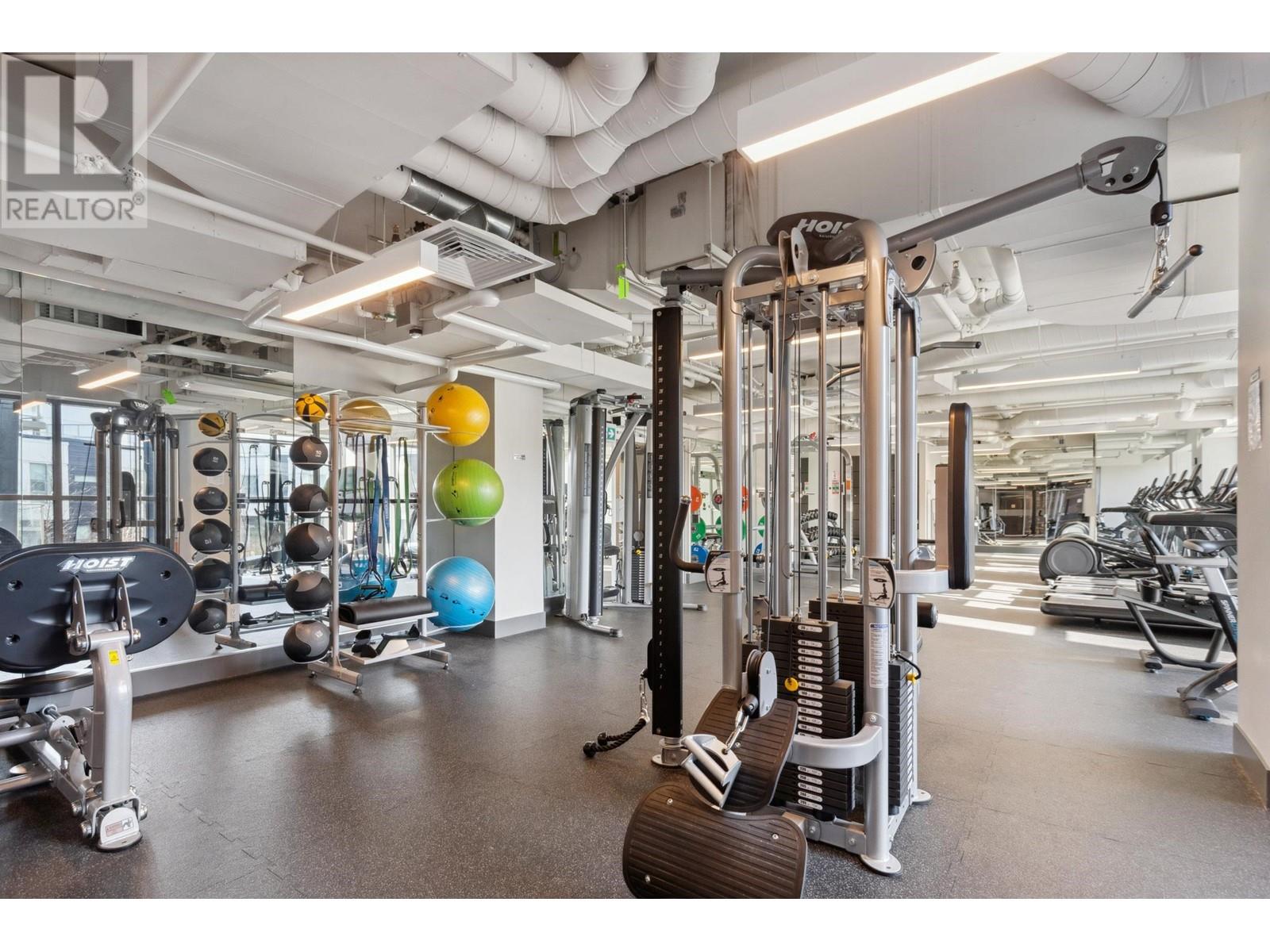 Listing Picture 36 of 40 : 513 3430 E KENT AVENUE SOUTH, Vancouver / 溫哥華 - 魯藝地產 Yvonne Lu Group - MLS Medallion Club Member