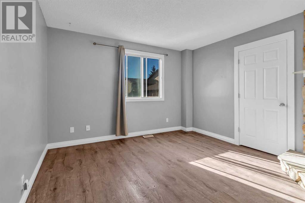 Property at 111 Pinemill Mews NE image 5