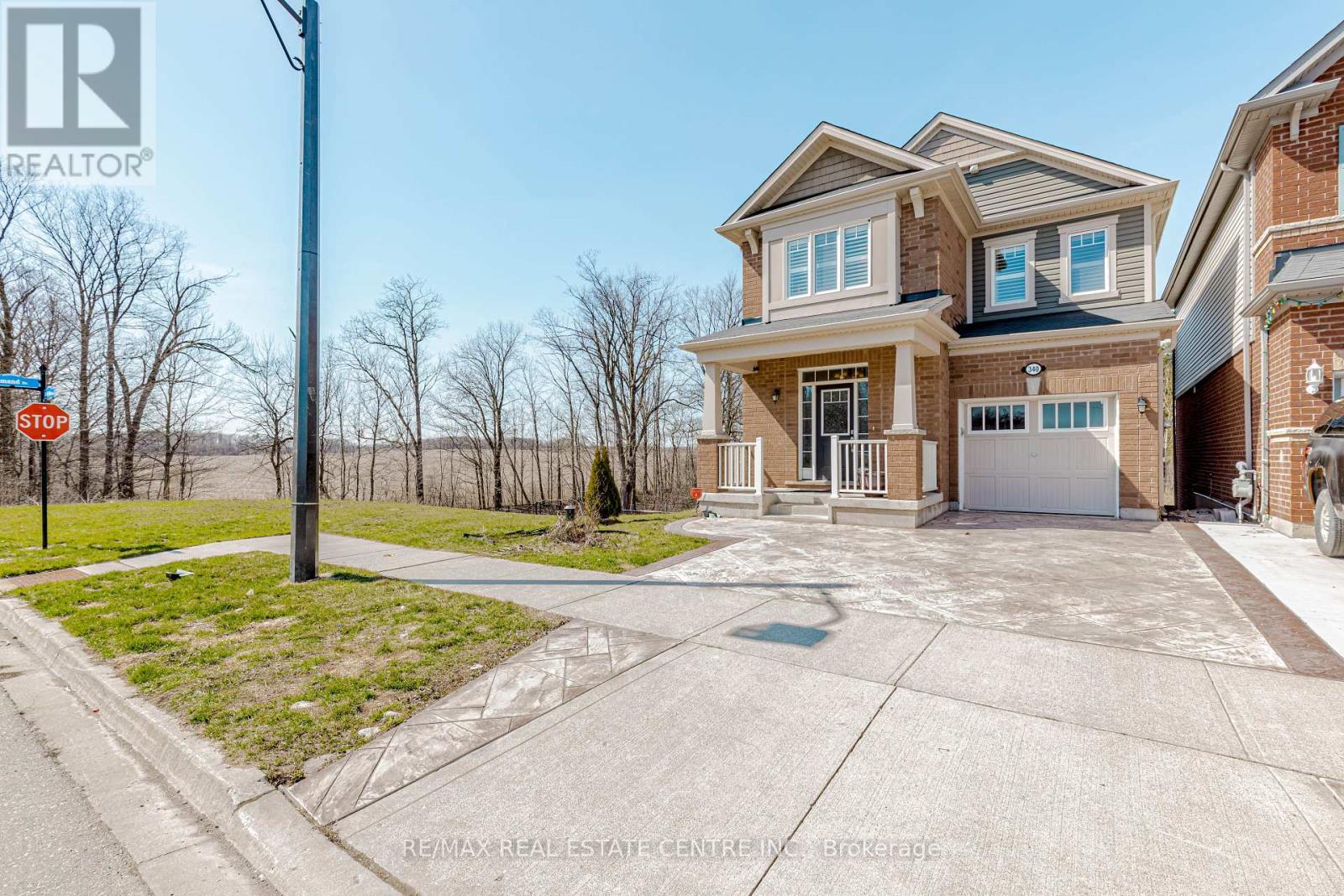 Property at 340 SHADY GLEN CRESCENT image 2