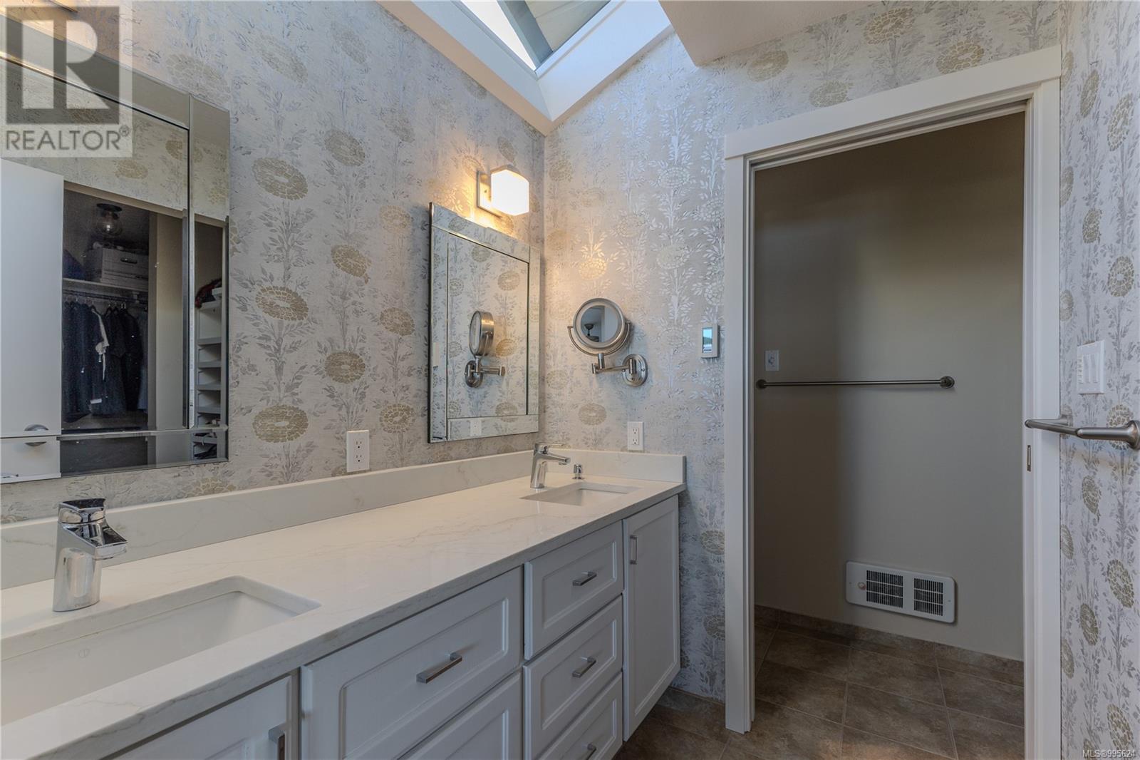 Property at 560 Galerno Rd image 5