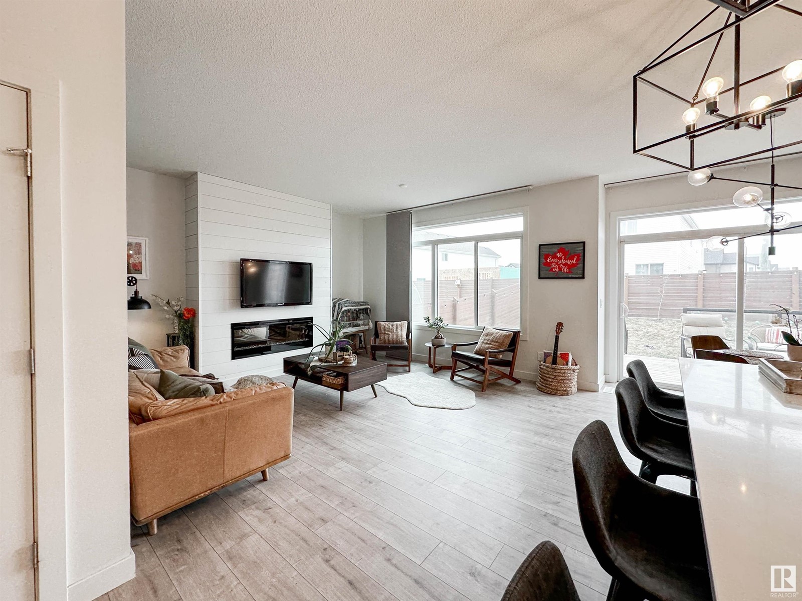 Property at 146 JOYAL WY image 4