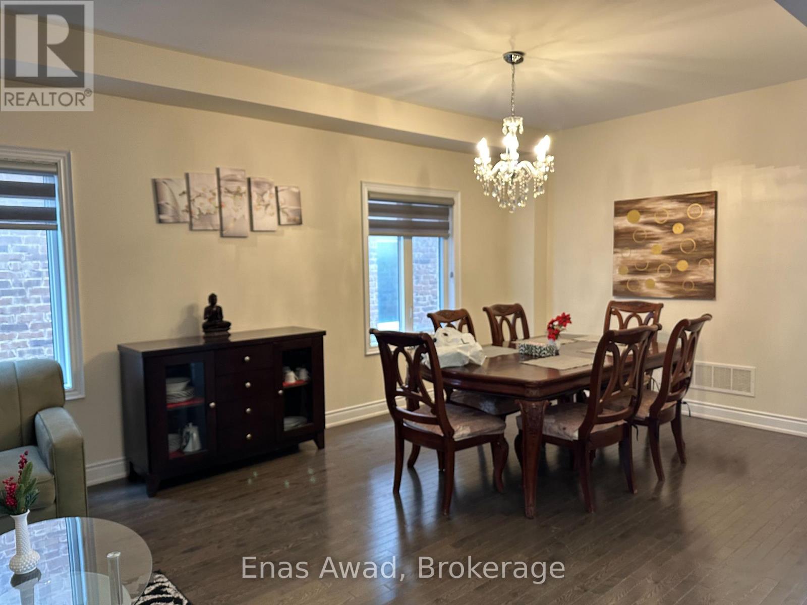 1345 Bardeau Street, Innisfil, Ontario  L0L 1W0 - Photo 10 - N12068031