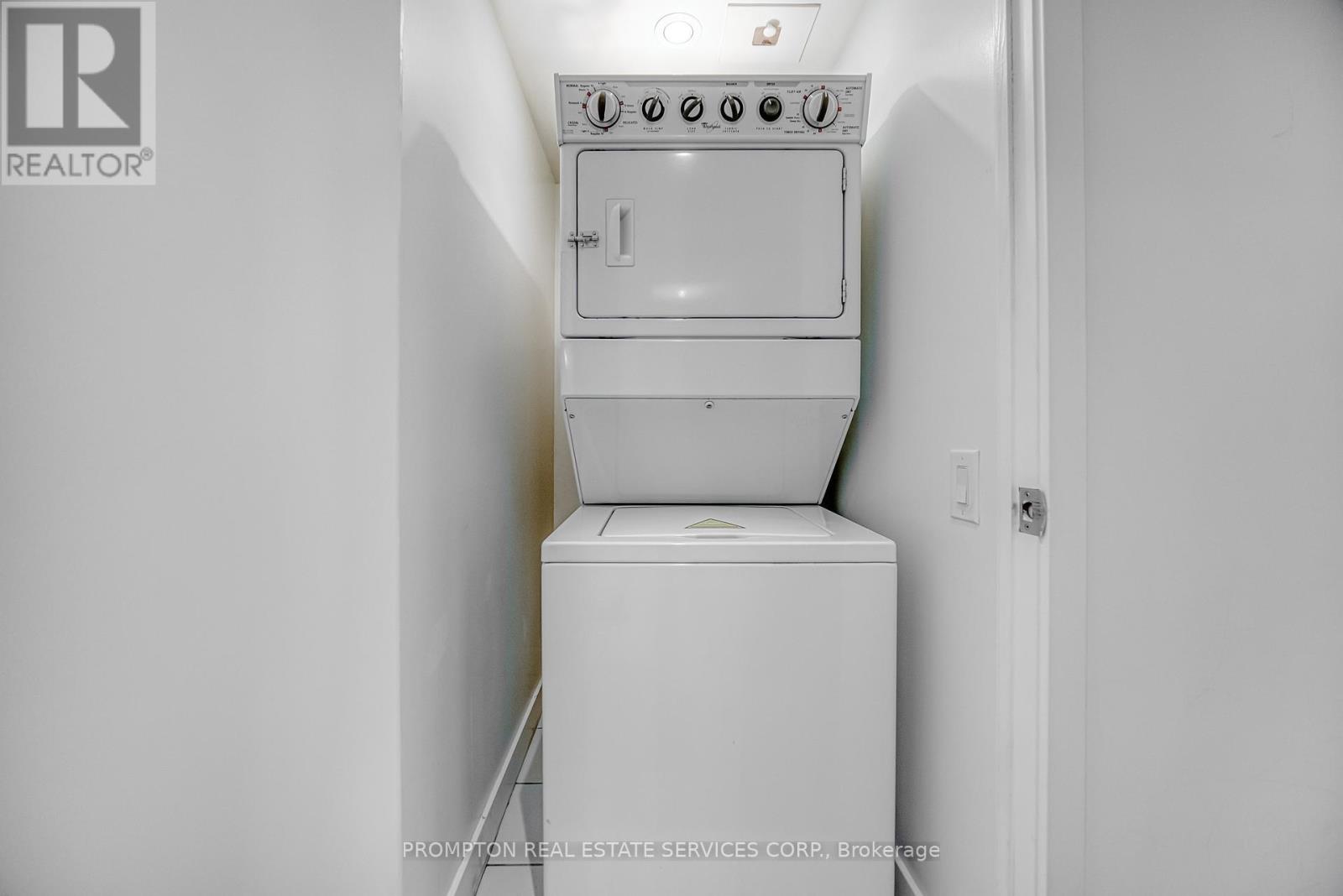 Th06 - 19 Singer Court, Toronto, Ontario  M2K 0B2 - Photo 37 - C12091447