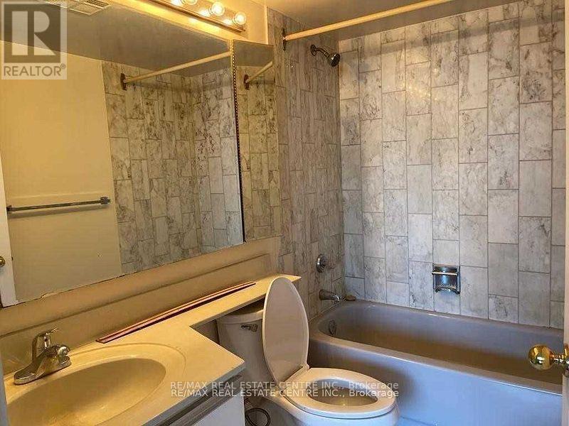 1403 - 265 Enfield Place, Mississauga, Ontario  L5B 3Y7 - Photo 12 - W12091840